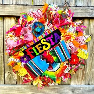 Fiesta Wreath for FrontDoor, Mexican Theme Party, Piñata Party, Housewarming